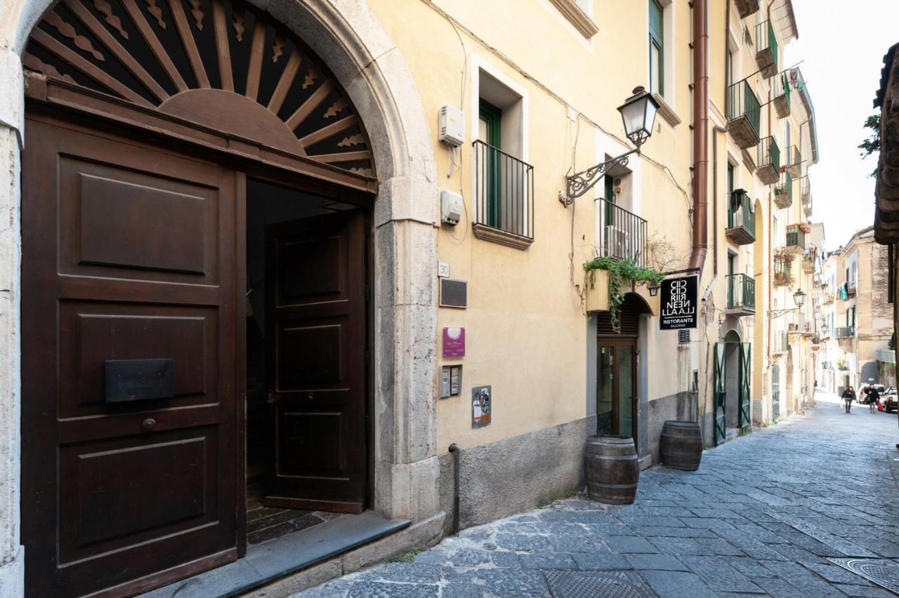 Casa Flo Con Terrazza E Ascensore Salerno Exterior foto
