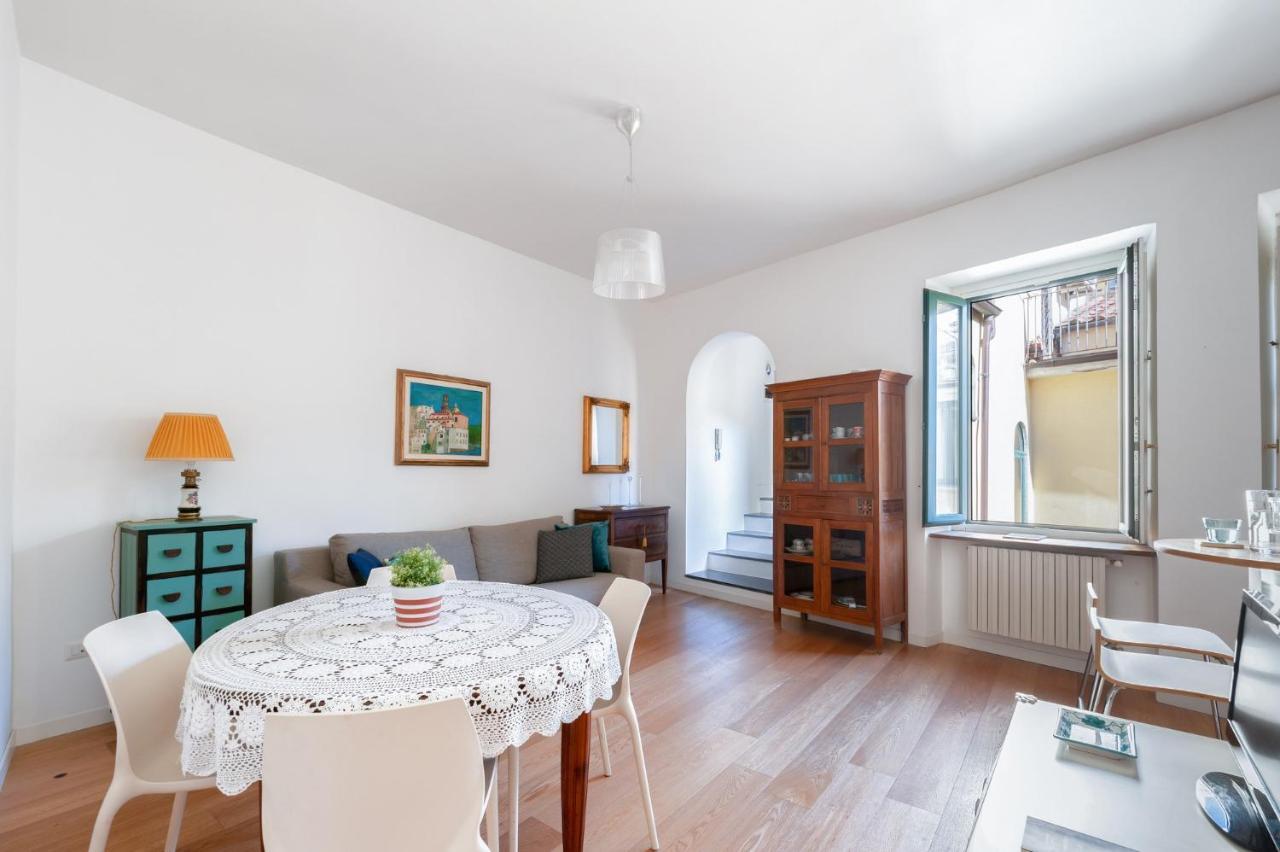 Casa Flo Con Terrazza E Ascensore Salerno Exterior foto
