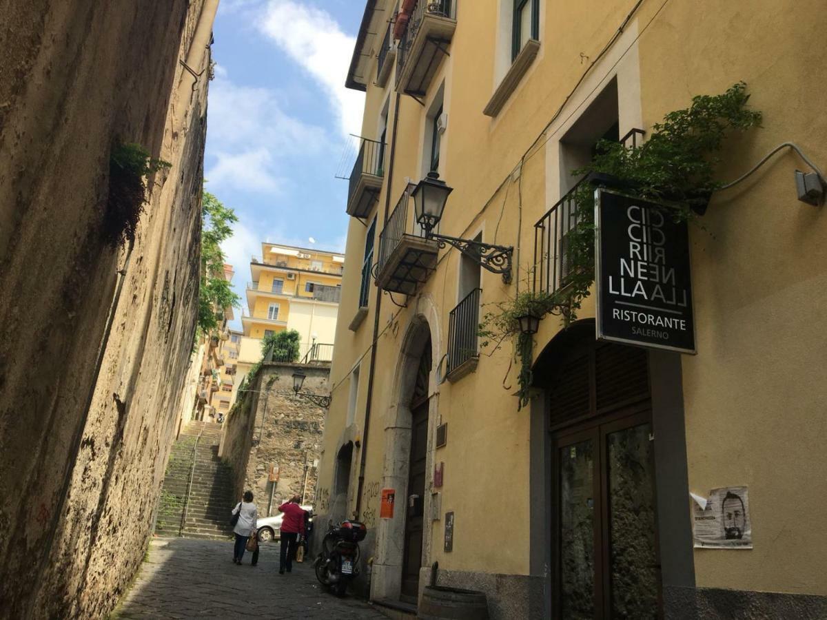 Casa Flo Con Terrazza E Ascensore Salerno Exterior foto